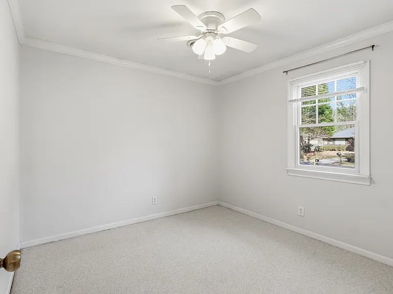 135 Sycamore St — Photo 21