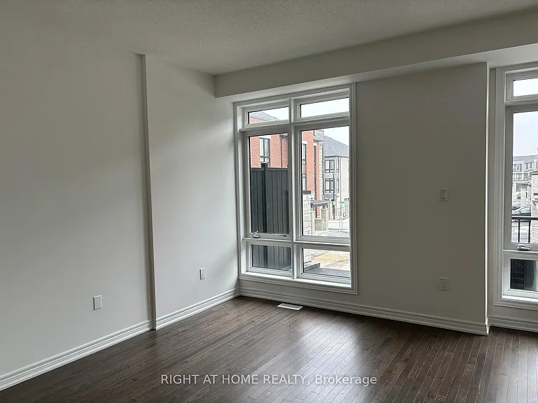 504 Littlewood Ln — Photo 10