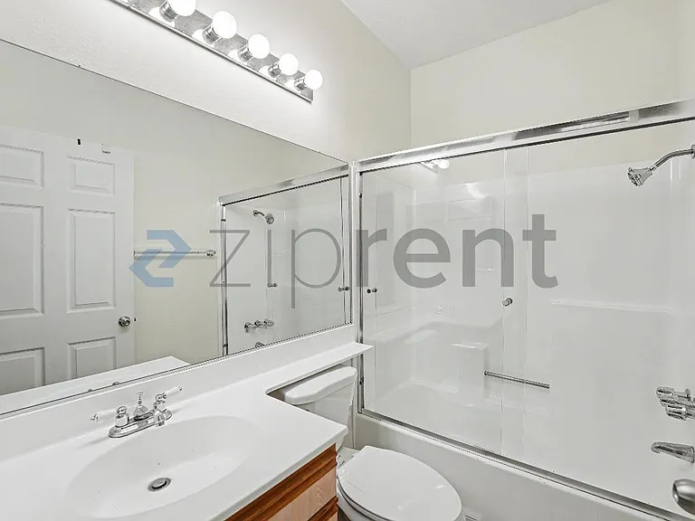 5051 Rosewood Ave #106 — Photo 12