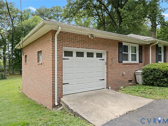 3rd image of 8374 Burnside Dr