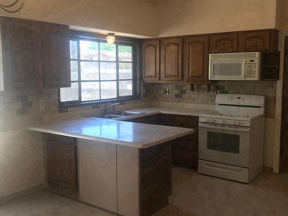 Large kitchen!!!