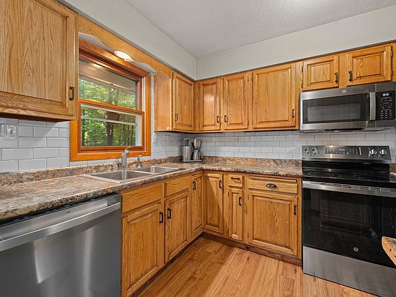 5th image of 11337 Mary Ln