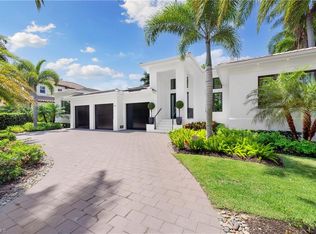 470 Wedge Dr, Naples, FL 34103