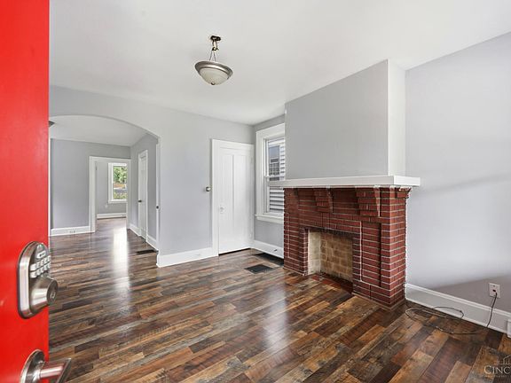 4th image of 1762 Williams Ave