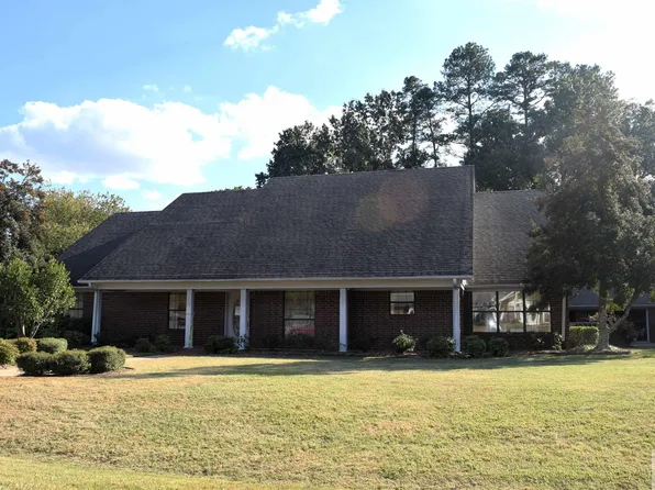 6634 Lakeridge Dr, Texarkana, TX 75503