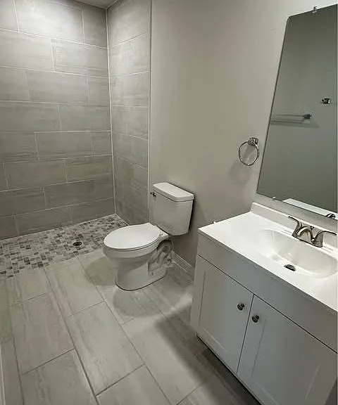 606 SE 8th St #606 — Photo 16