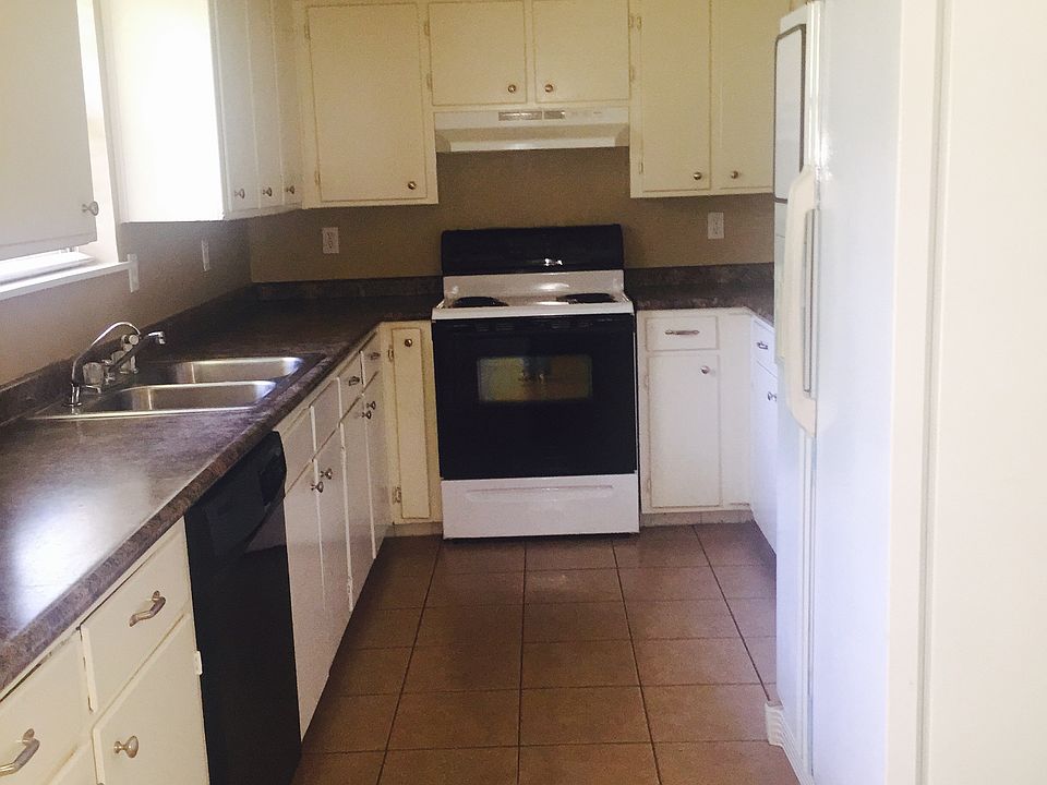 2nd image of 256 Shoreview Cir