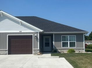 40 Marker Dr #B, Highland, IL 62249