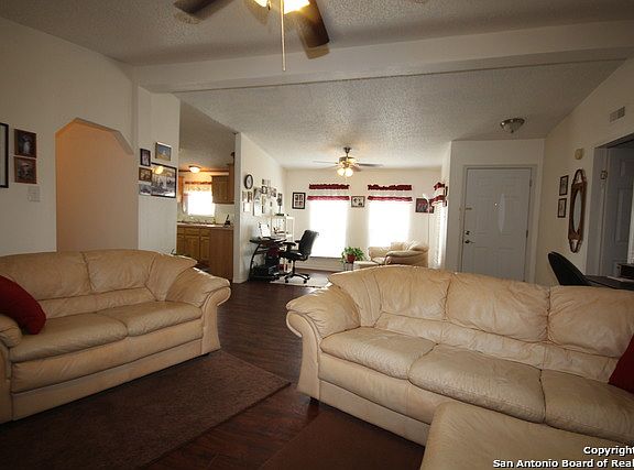 2nd image of 909 Clearview Path