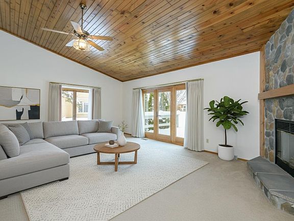 4th image of W180N9890 Riversbend CIRCLE WEST West