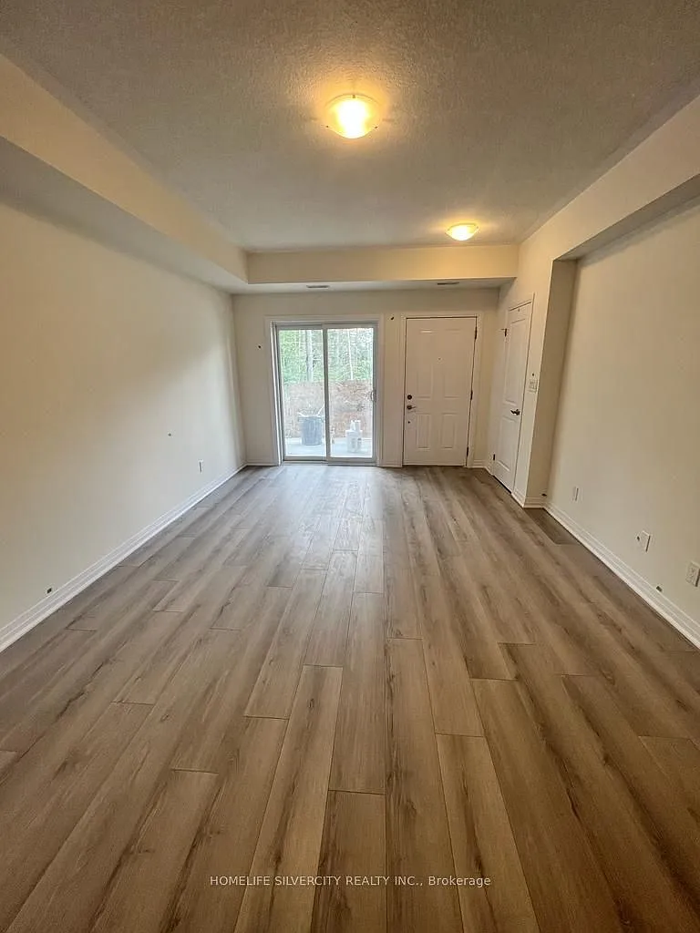 25 Isherwood Ave — Photo 2