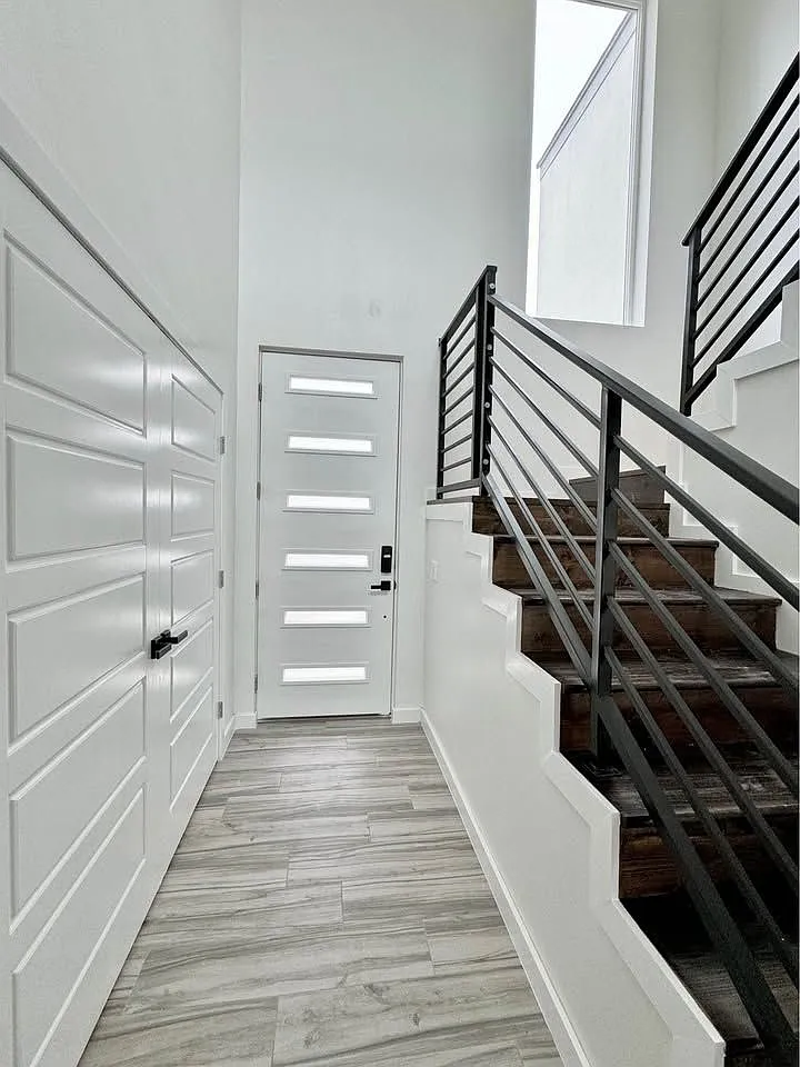 3 bed, 2.5 bath, 1700 sqft, $1,750 — Photo 2