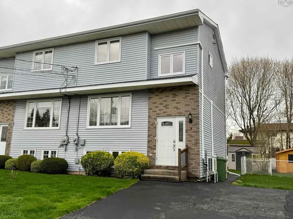 7 Venice Ct, Halifax, NS B2X 3K2