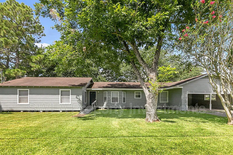 4 bed, 1.5 bath, 1629 sqft, $1,300 — Photo 3