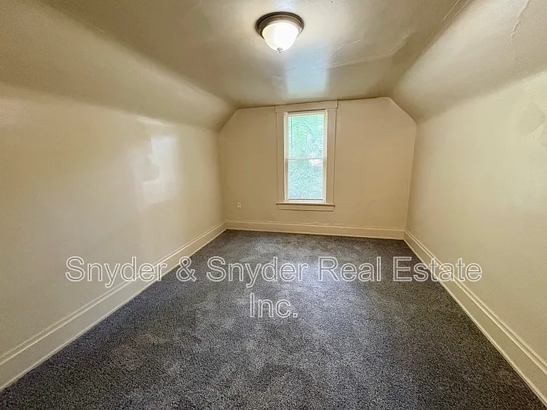 391 E Voris St — Photo 14