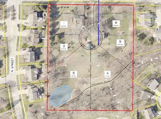 9100 Meredith Dr, Urbandale, IA 50322