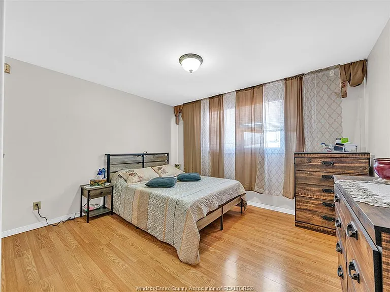 2450 McKay Ave — Photo 13
