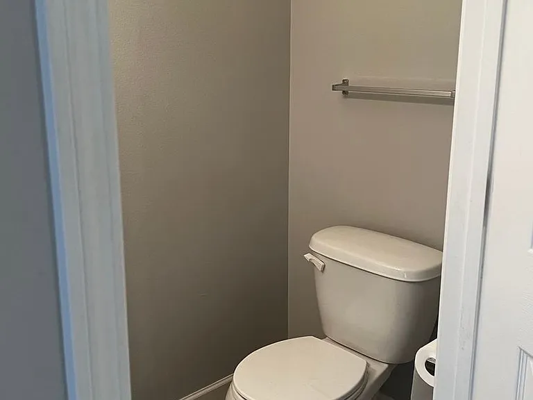 764 Shady St — Photo 6