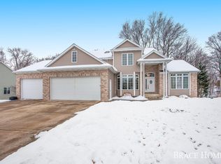 8117 Park West Dr, Jenison, MI 49428