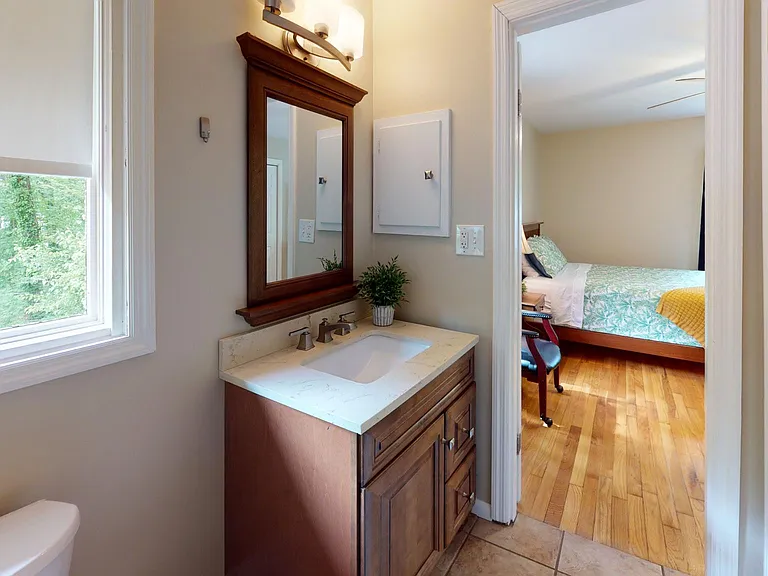 300 Holly Dr — Photo 5