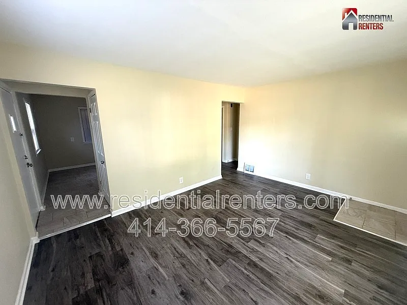 3 bed, 1.0 bath, 1031 sqft, $1,395 — Photo 2