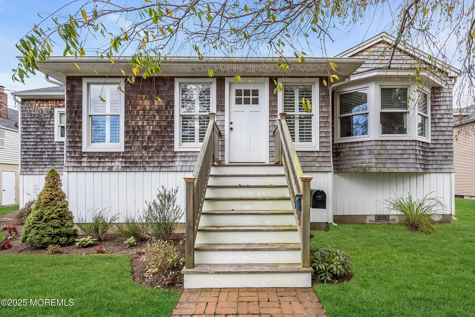 204 Curtis Avenue photo 1