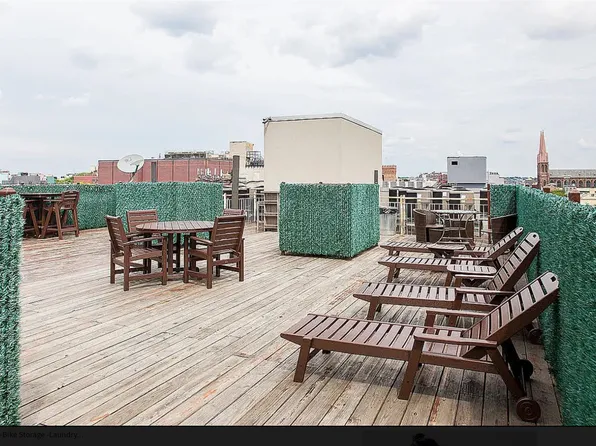 21 Montrose Avenue image 3 of 6