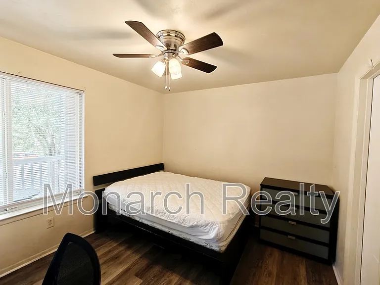 4000 SW 23rd St #5-207 — Photo 14