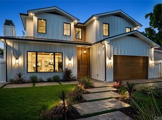 16711 Addison St, Encino, CA 91436