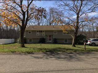 18 Sheridan Rd, Bedford, MA 01730