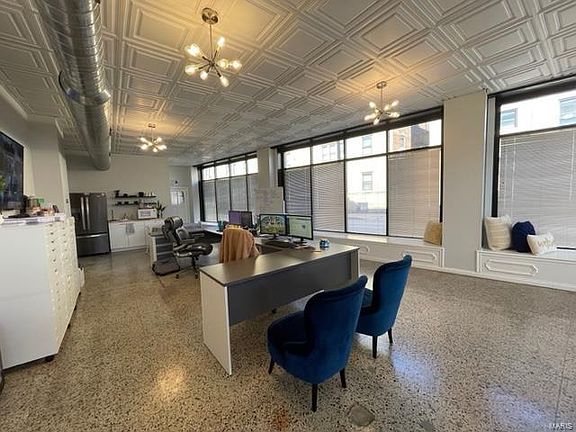 3rd image of 4551 Gravois Ave