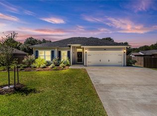 4 Brady Dr, Hearne, TX 77859
