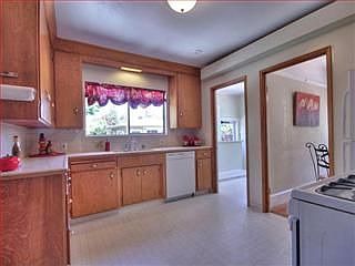 2nd image of 1209 Mariposa Ave