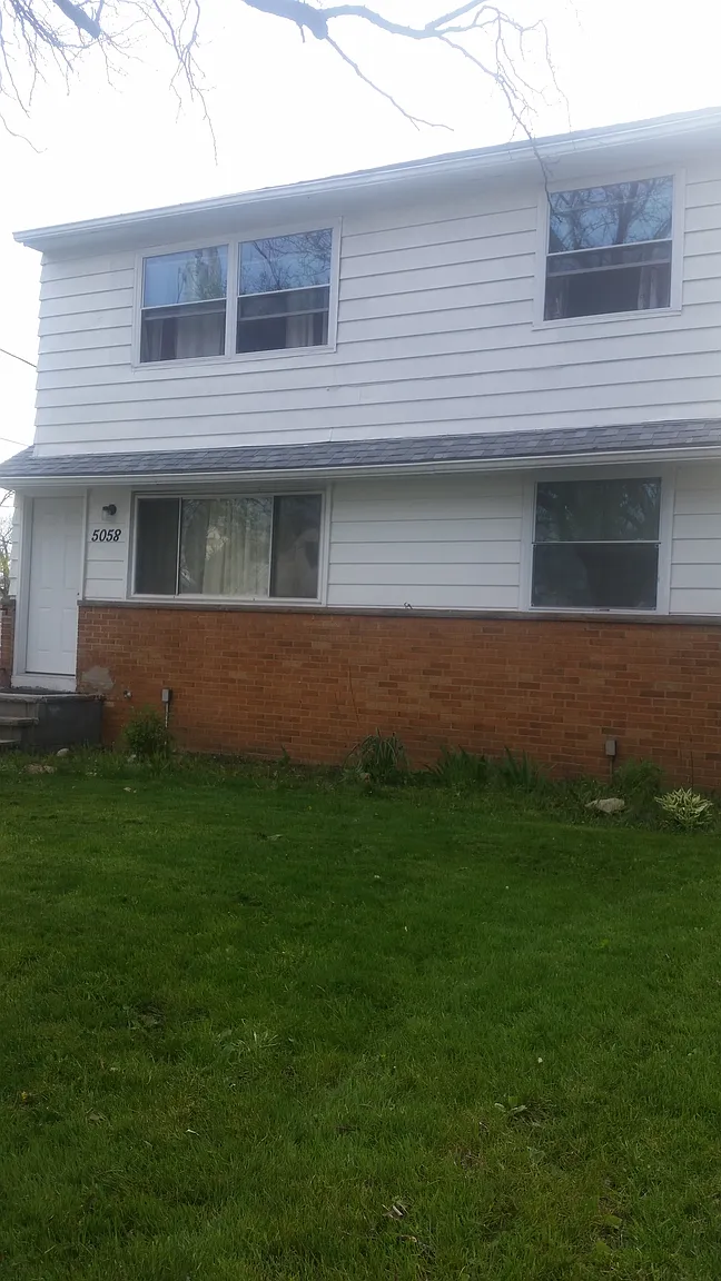 5058 Henry St photo 1