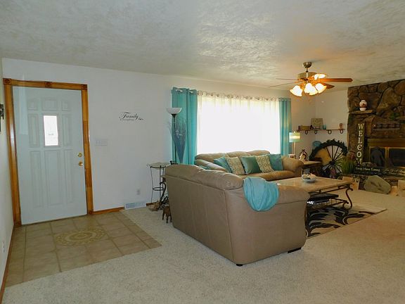 4th image of 448 Washakie Dr