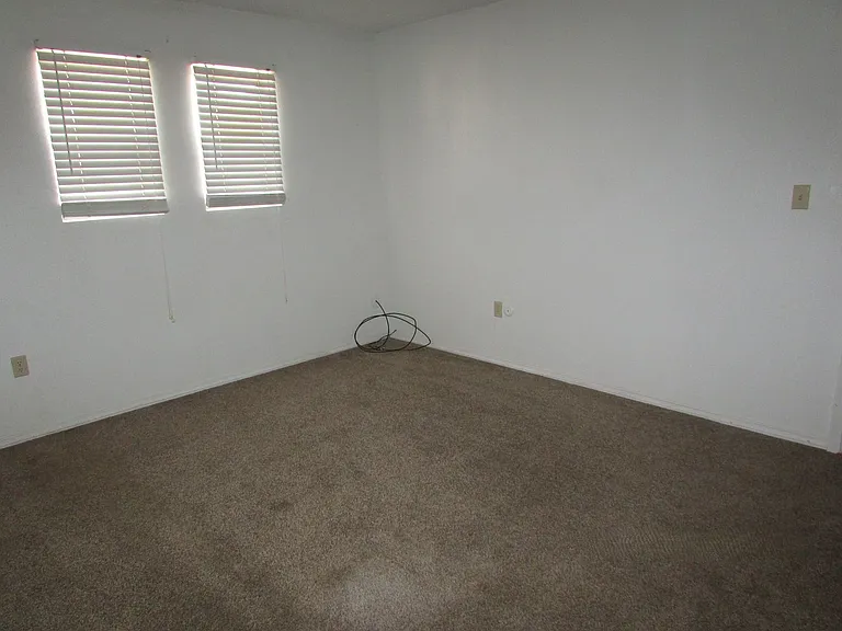 2306 E Olive St — Photo 11