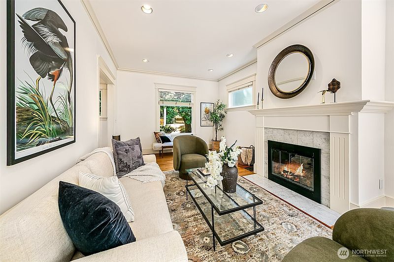 4th image of 939 13th Avenue E