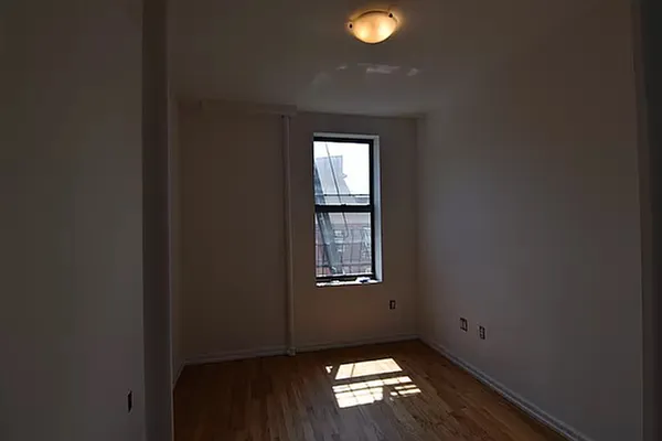 Rented by CNC-Assets | media 9