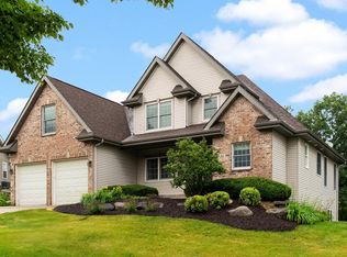730 Greystone Ln, Middleton, WI 53562