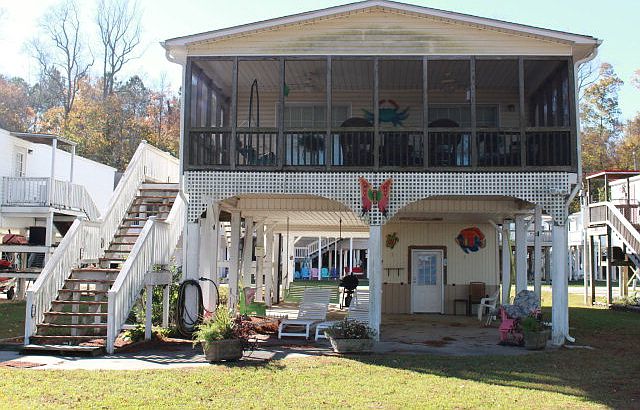 1st image of 734 Hollis Dr