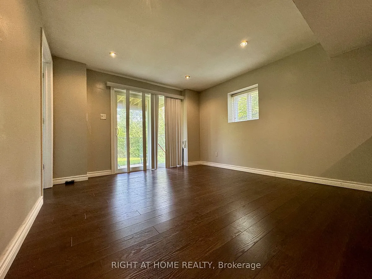 Building Photo - 1045 Tock Close #BASEMENT