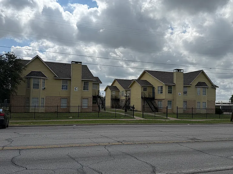 320 S Center St #114 — Photo 8