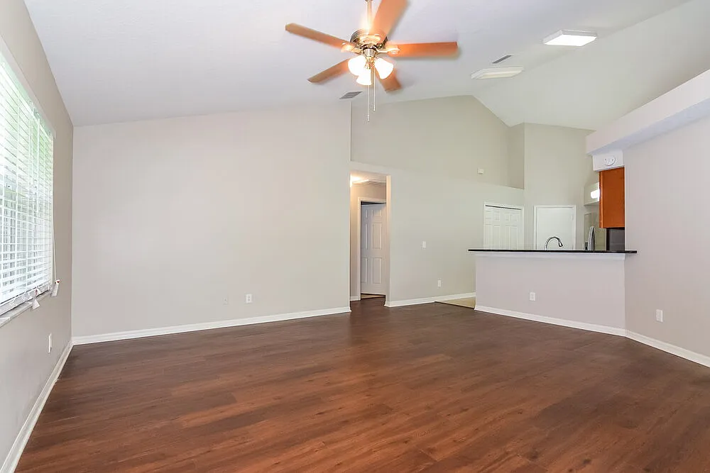 3 bed, 2.0 bath, 1751 sqft, $2,635 — Photo 4