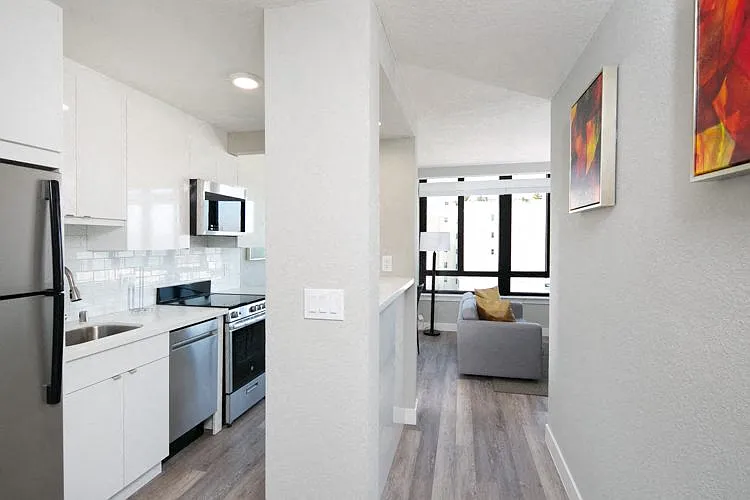 2000 Broadway Street Apartments — Photo 18