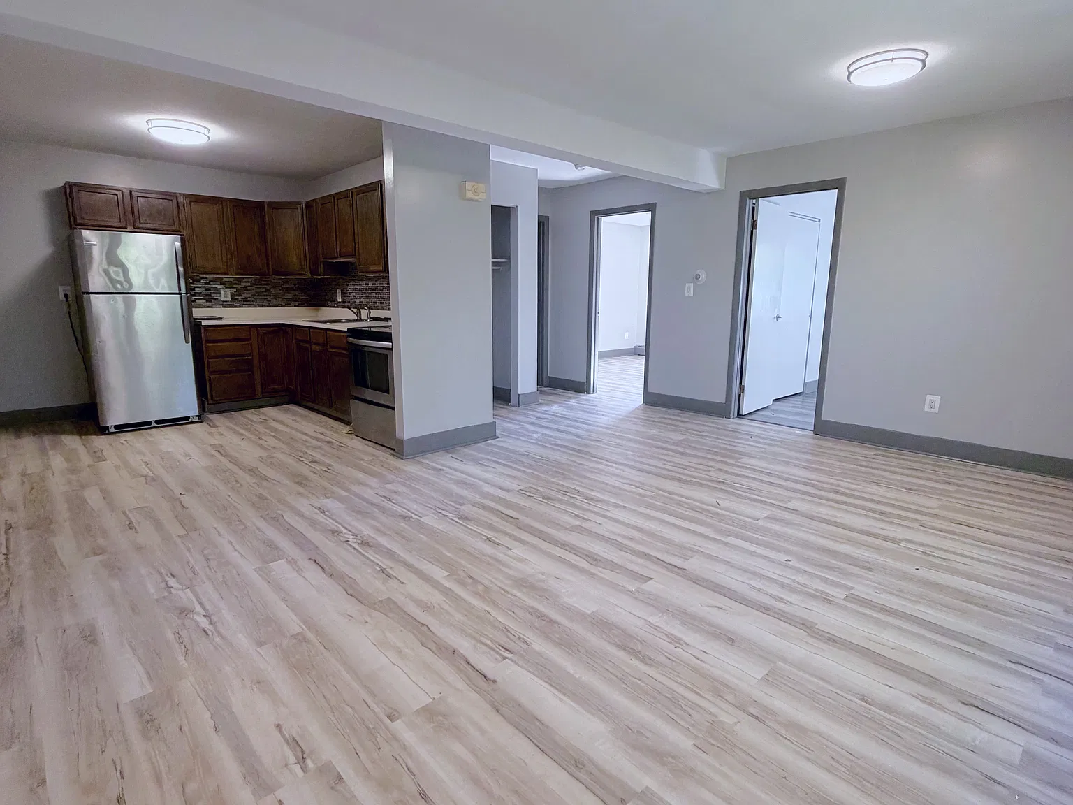 2 bed, 900 sqft, $1,600 — Photo 4