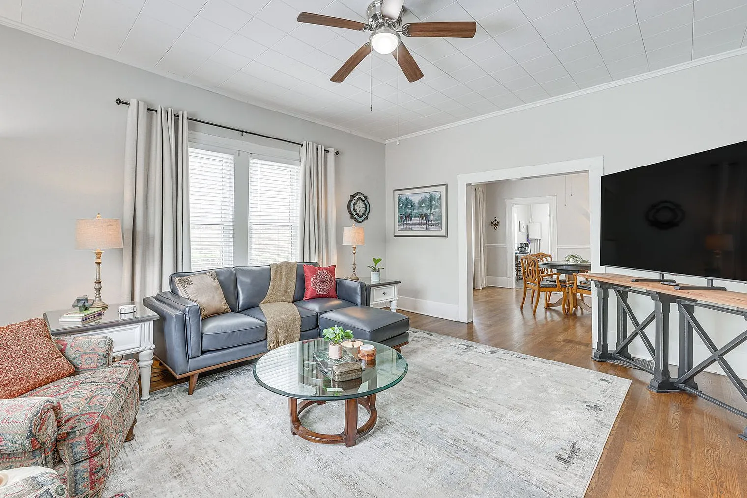 2 bed, 1.0 bath, 1399 sqft, $3,340 — Photo 1