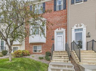 1716 Riverside Dr, Shakopee, MN 55379