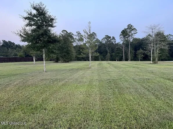 E Pointe Dr #E, Picayune, MS 39466