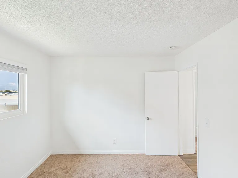 Anita Square Apartments — Photo 34