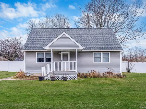 11 Dianne Avenue, Centereach, NY 11720